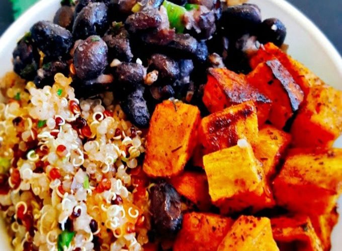 Black-Bean-and-Sweet-Potato-Quinoa-Bowl-